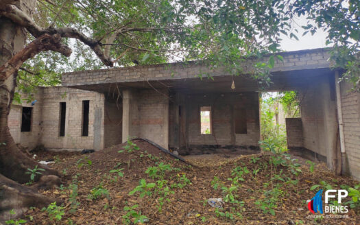 Casa en Jardines del Valle