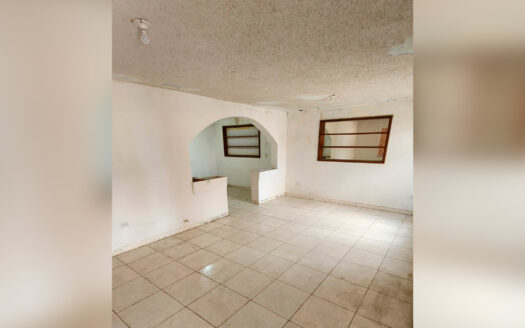 Casa con bodegas en Sector Centro