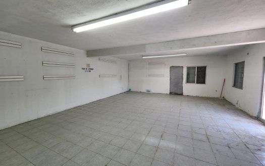 Casa y Local en Voluntad 4